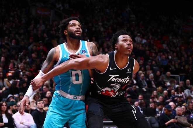 巴恩斯制勝壓哨封蓋！猛龍險勝黃蜂4連勝 鶯歌27分三球20+8