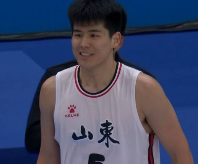 廣東全運獲驚喜！陳傢政四強轟32分！頂投三分+反擊能力太狠瞭！