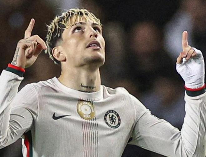 未满22岁就代表两支英格兰球队欧冠进球，加纳乔是历史首位