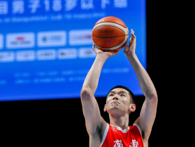 4年前還默默無聞！“小胡金秋”一柱擎天，廣東男籃撿到寶瞭